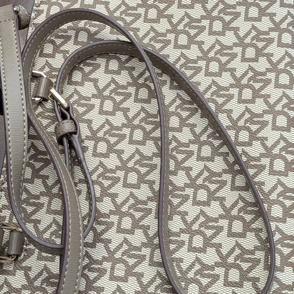 DKNY WOMEN'S CHELSEA SATCHEL HANDBAG CROSSBODY BAG BROWN . $ 228